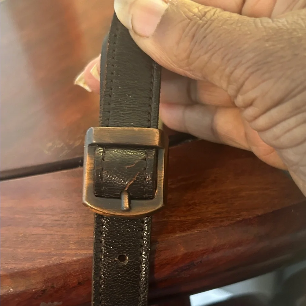 Yves Saint Laurent Leather Shoulder bag
